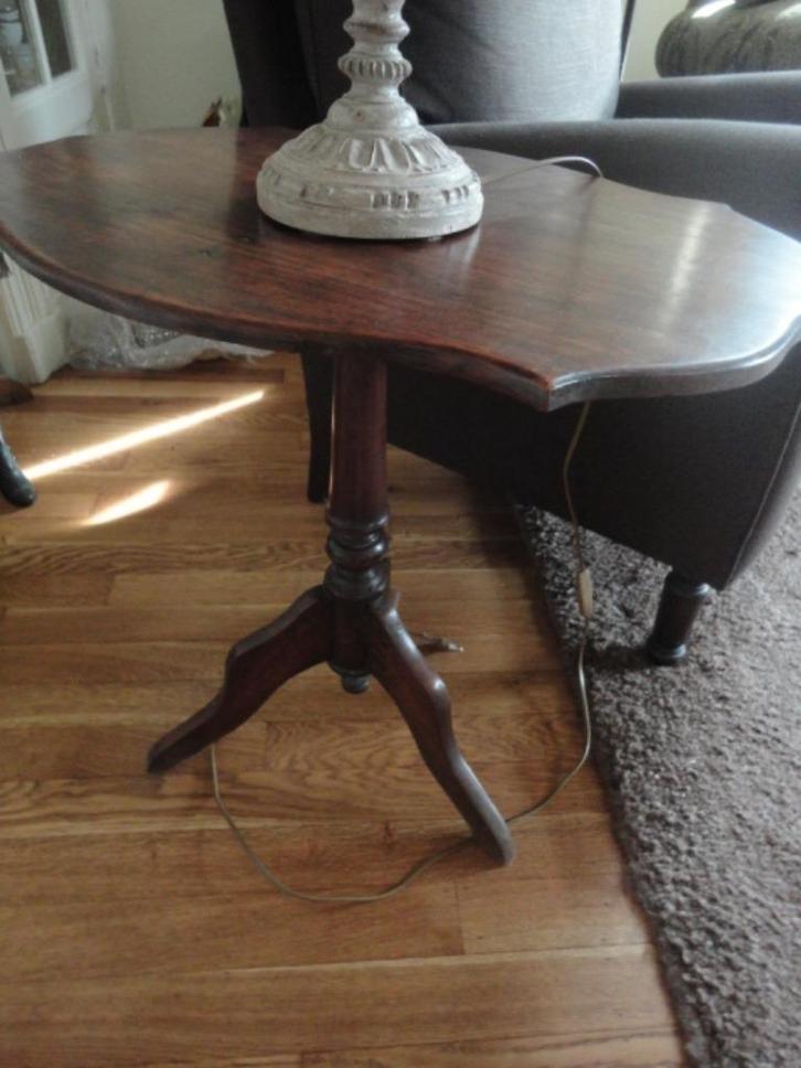 antieke BRUINE HOUTEN BIJZETTAFEL / kolomtafel, sidetable, Antiek en Kunst, Antiek | Meubels | Tafels, Ophalen