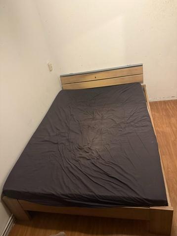 Tweepersoonsbed – zsm weg – Kaatsheuvel