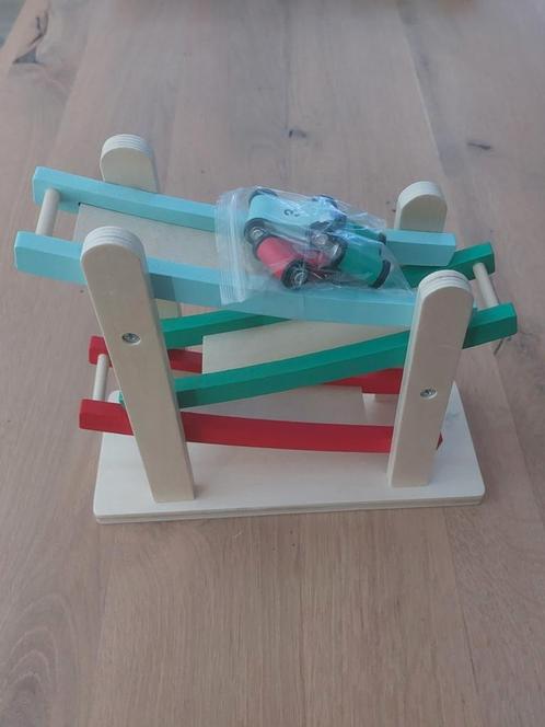 Houten rollenbaan met auto's, Kinderen en Baby's, Speelgoed | Houten speelgoed, Zo goed als nieuw, Ophalen of Verzenden