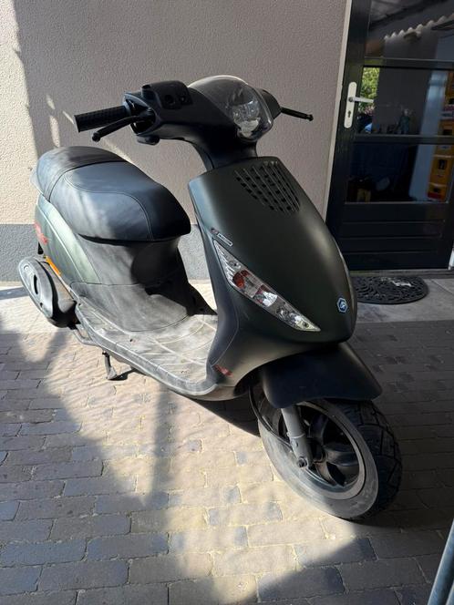 ⭐️Piaggio zip 2018 Brom 15000 km inruilkoopje⭐️, Fietsen en Brommers, Scooters | Piaggio, Zo goed als nieuw, Zip, Ophalen