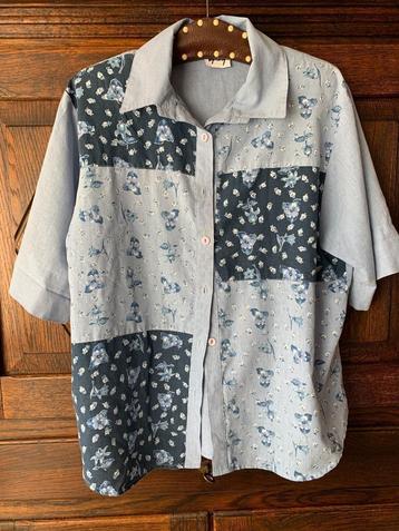 Licht- / donkerblauwe blouse bloemetjes; oto 59 cm; tcpestry beschikbaar voor biedingen