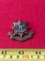 Carleton York Embleem cap badge, Verzamelen, Ophalen of Verzenden, Overige soorten, Engeland, Embleem of Badge