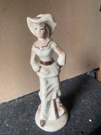 Porcelain beeldje van een dame, Verzamelen, Beelden en Beeldjes, Ophalen of Verzenden, Zo goed als nieuw, Overige typen