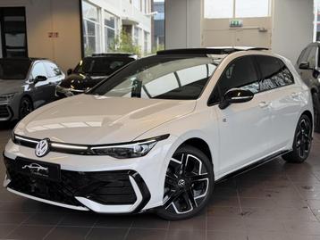 Volkswagen Golf 1.5 R Line Pano / 360 / H&K / Trekhaak beschikbaar voor biedingen