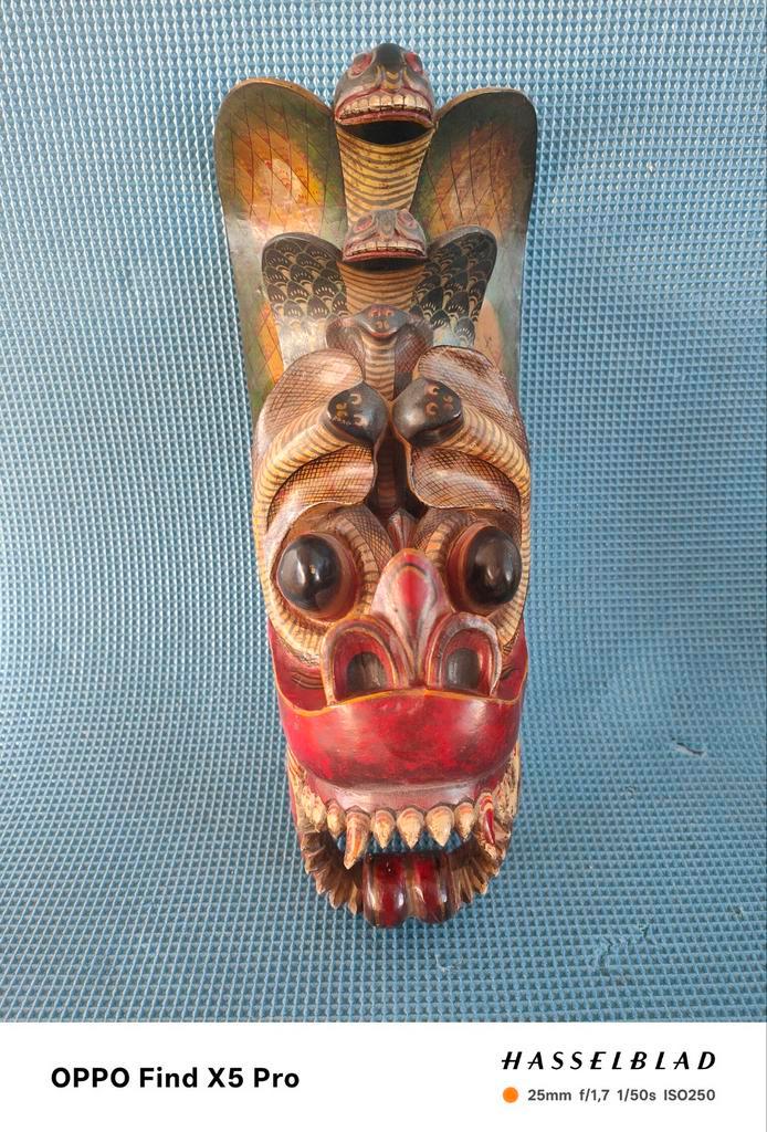 Houten masker met slangenmotief, Antiek en Kunst, Kunst | Niet-Westerse kunst, Ophalen of Verzenden