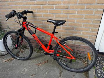 Btwin kinderfiets mountainbike oranje gebruikt Decathlon beschikbaar voor biedingen