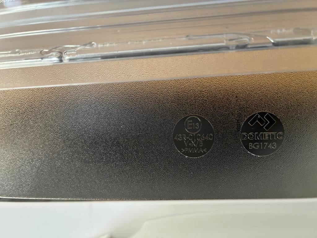 Dometic dakluik, Caravans en Kamperen, Ophalen, Nieuw