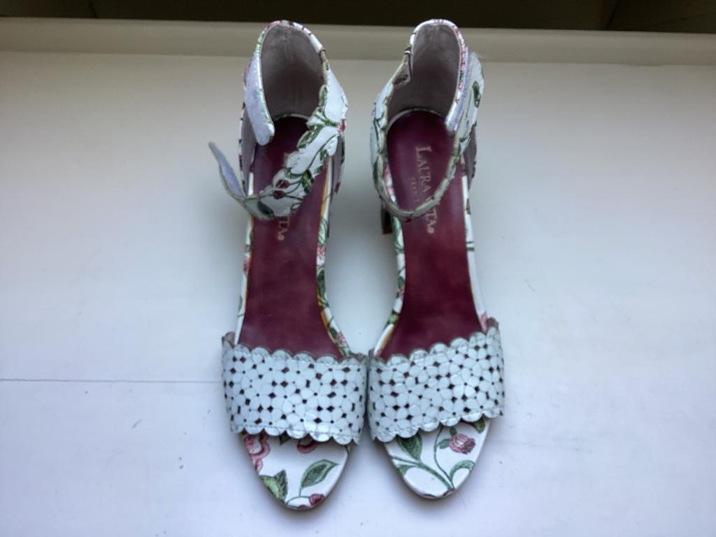 Laura Vita zomerschoen mt 39, Kleding | Dames, Wit, Ophalen of Verzenden, Zo goed als nieuw, Schoenen met hoge hakken