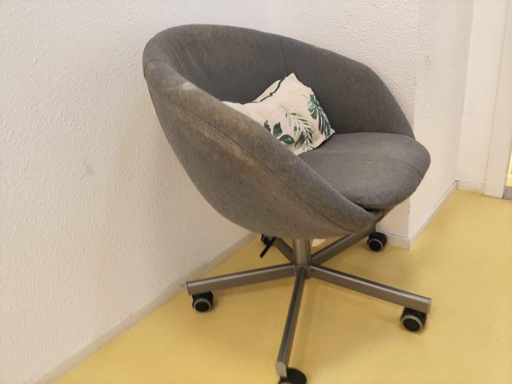chair, Ophalen, Gebruikt, Grijs, Eén