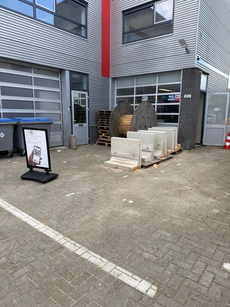 Betonblokken ZSM MEENEMEN, Ophalen, Gebruikt
