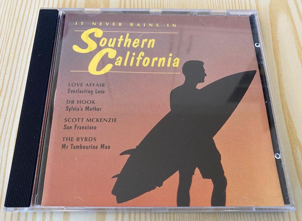 CD Various - It Never Rains In Southern California (60s, pop, Cd's en Dvd's, Ophalen, Zo goed als nieuw, Pop