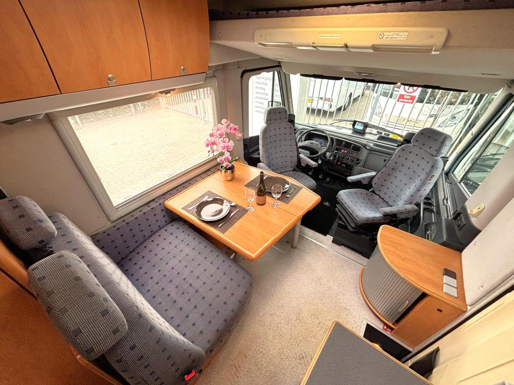 Knaus Travel-Liner 708 DWARSBED + HEFBED ALDE VERW + AIRCO, Caravans en Kamperen, Integraal, Fiat, Luifel, Bedrijf