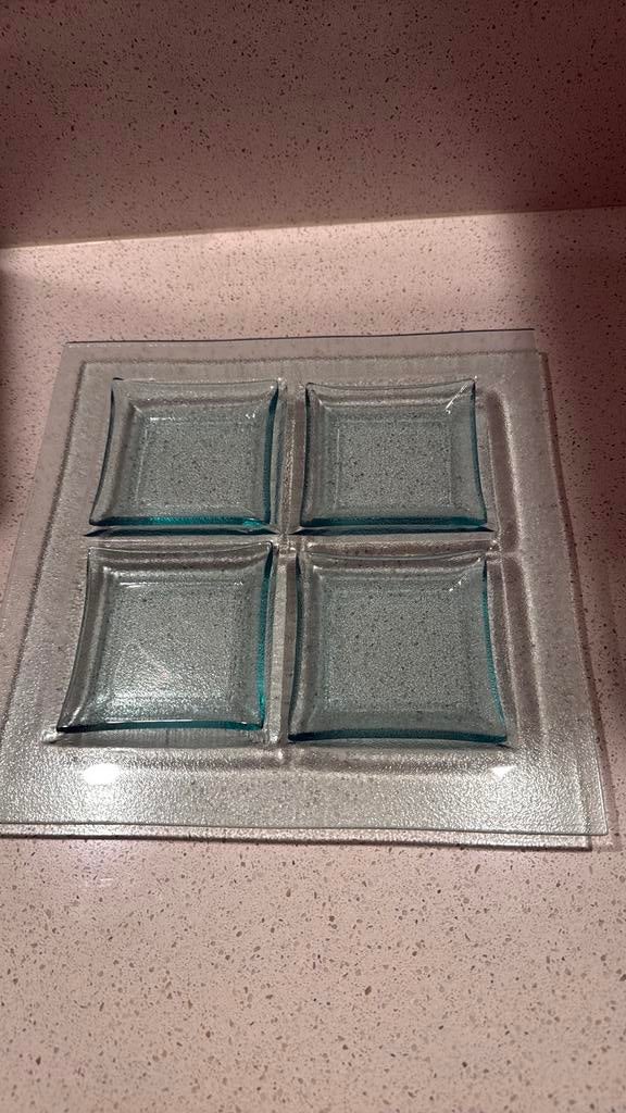 Serveerschaal met 4 kleine schaaltjes, Huis en Inrichting, Keuken | Servies, Ophalen of Verzenden, Overige stijlen, Glas, Schaal of Schalen