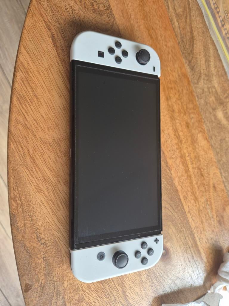 Nintendo Switch OLED met extra controllers, Ophalen, Zo goed als nieuw, Met 2 controllers, Switch OLED