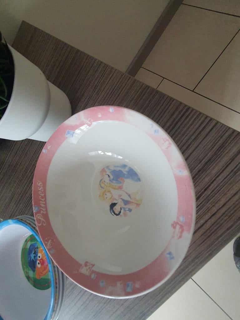 Prinsessen kom - Kinderkom met Disney prinsessen, Huis en Inrichting, Keuken | Servies, Ophalen of Verzenden, Gebruikt, Overige stijlen