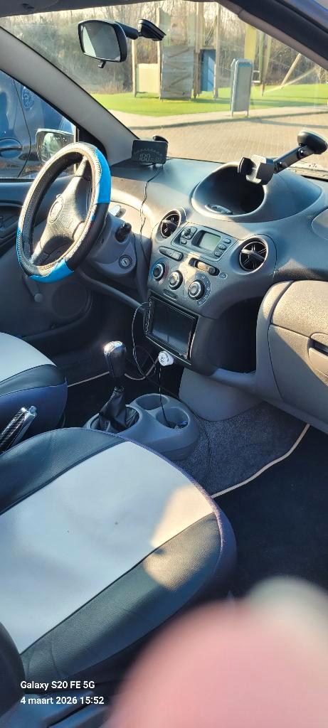 Toyota Yaris 1.3 16V 3DR Linea Luna 2001 Grijs, Auto's, Toyota, Particulier, Yaris, Airbags, Android Auto, Bluetooth, LED verlichting