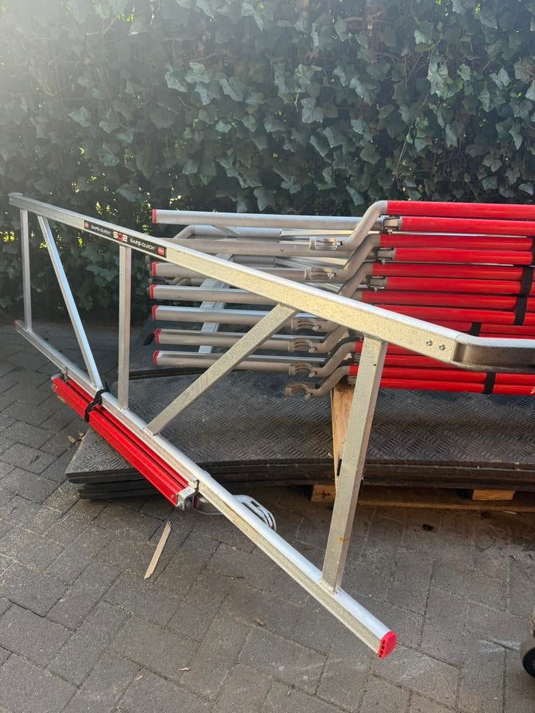 Altrex safe quick guardrail, Ophalen of Verzenden, Zo goed als nieuw, Rolsteiger of Kamersteiger, 5 meter of hoger