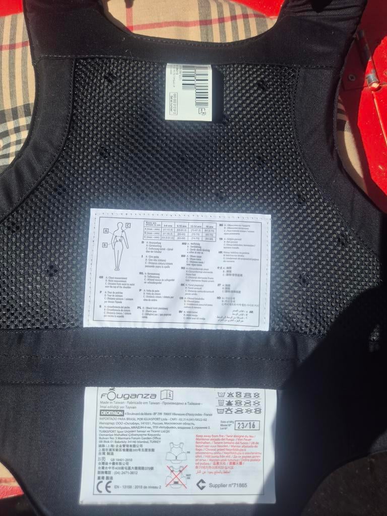 Beschermingsfactor voor ruiters. Fouganza. 8-10 jr, Ophalen, Zo goed als nieuw