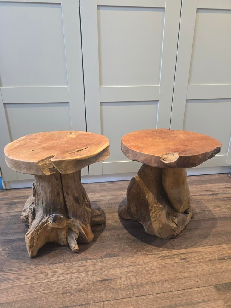 Set van 2 unieke boomstam bijzettafels /nachtkastjes, Huis en Inrichting, Tafels | Bijzettafels, Minder dan 55 cm, Gebruikt, Rond