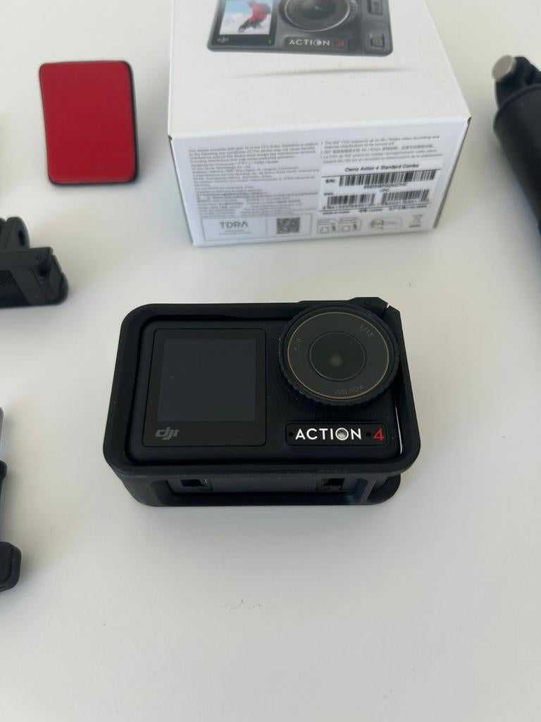 Dji Osmo Action 4 Met Stick En Sd Kaart [vaste prijs], Audio, Tv en Foto, Actiecamera's, Ophalen of Verzenden, Zo goed als nieuw
