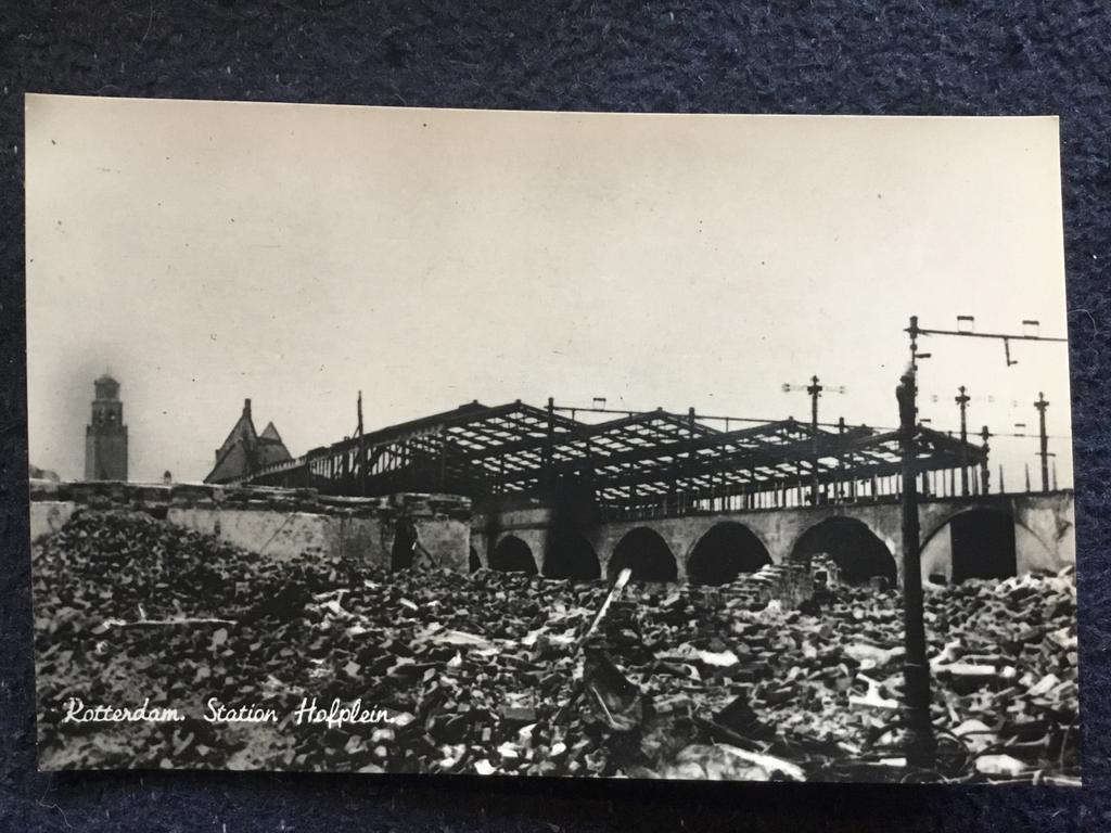 Zeldzame Ansichtkaart Rotterdam Station Hofplein na bombarde, Ophalen of Verzenden, 1940 tot 1960, Ongelopen, Zuid-Holland