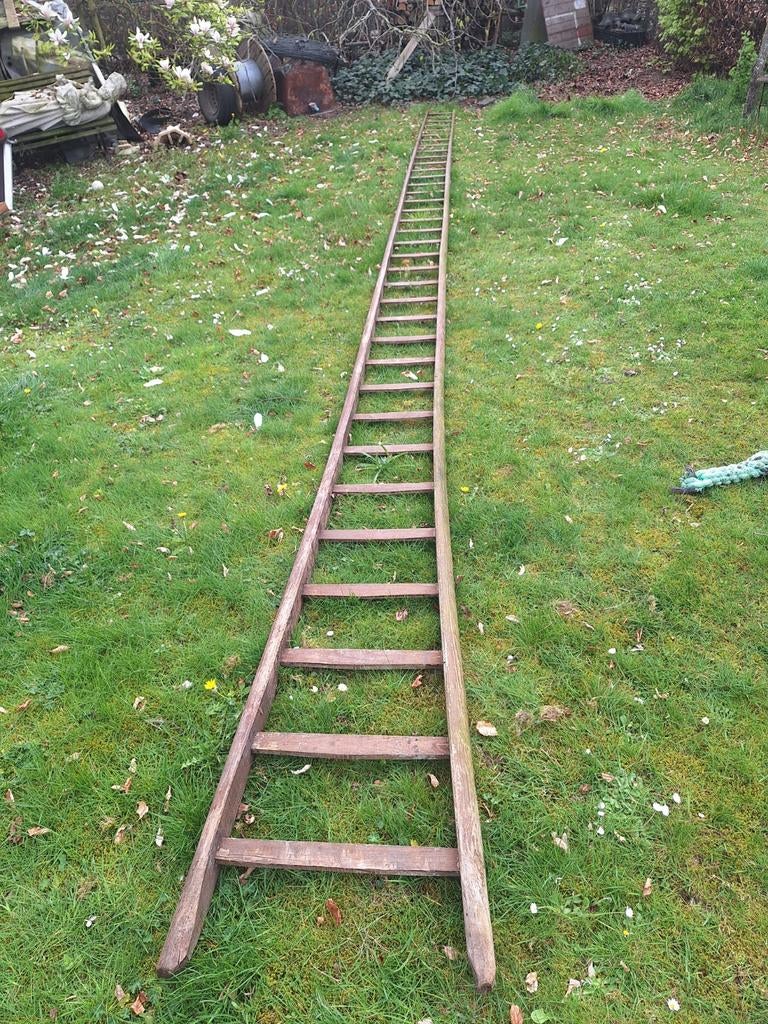 Antieke houten ladder, 8.37 meter lang, Ophalen
