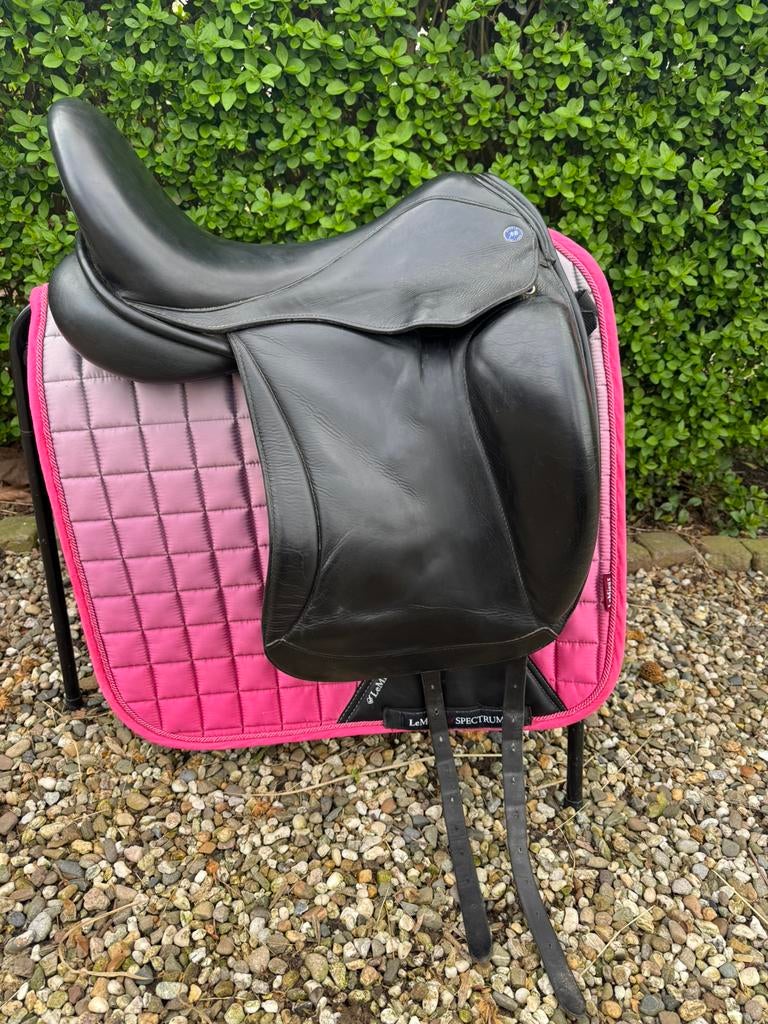 Arno Brandt dressuurzadel 17.5 inch Medium 31, Ophalen of Verzenden, Zo goed als nieuw, Dressuur