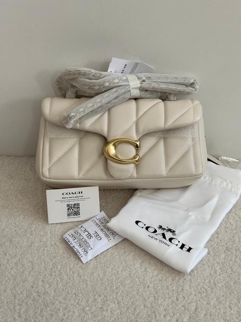 Nieuwe Coach Pillow Tabby Schoudertasje, Sieraden, Tassen en Uiterlijk, Tassen | Damestassen, Ophalen, Nieuw, Beige, Schoudertasje