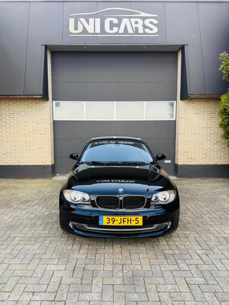 BMW 1-serie 118i Executive | Automaat|nieuwe Ketting|LM16, Achterwielaandrijving, Zwart, Euro 4, Onderhoudsboekje