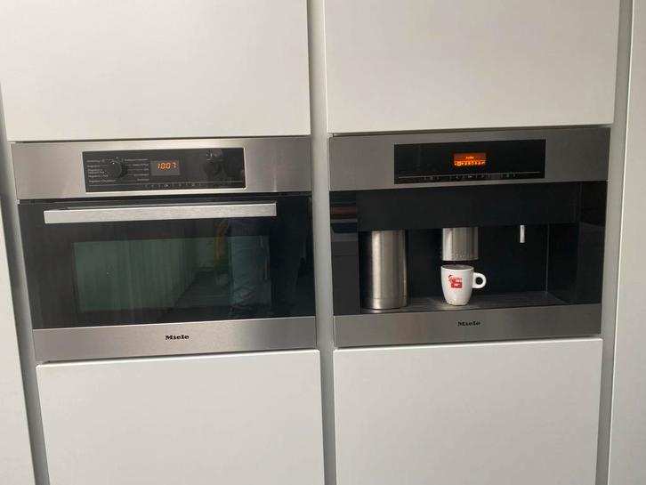 Miele CVA5065 koffiezetapparaat & H5040BM combimagnetron, Witgoed en Apparatuur, Koffiezetapparaten, Gebruikt, Koffiebonen, Combi
