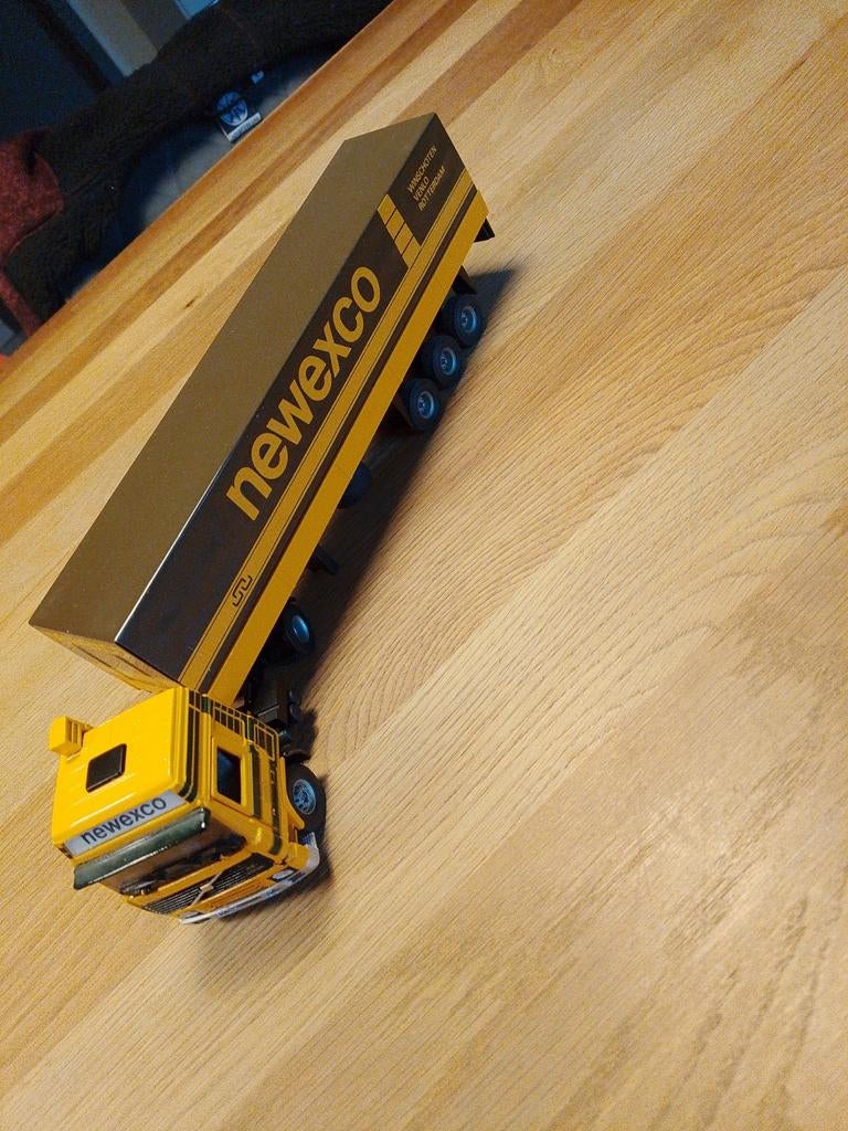 newexco volvo f12 tekno, Hobby en Vrije tijd, Modelauto's | 1:50, Ophalen of Verzenden, Zo goed als nieuw, Bus of Vrachtwagen