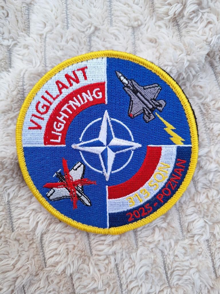 Klu embleem missie Polen drone killer, Ophalen of Verzenden, Luchtmacht, Nederland, Embleem of Badge