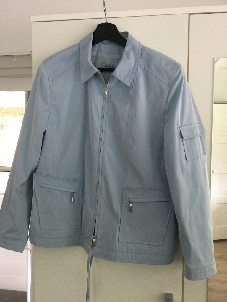 Prachtige lichtblauwe zomerjas, maat S, Ophalen of Verzenden, Zo goed als nieuw, Maat 36 (S), Blauw