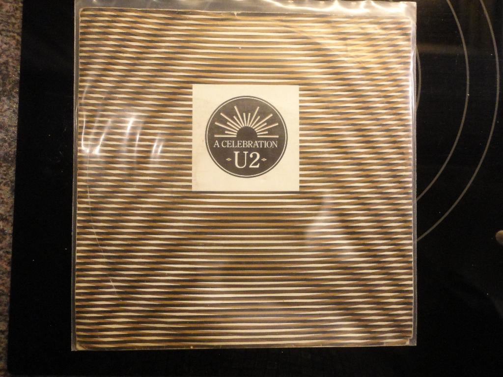 U2 - A celebration NL 1982 FH, Cd's en Dvd's, Vinyl Singles, Gebruikt, Fotohoes, 7 inch, Ophalen of Verzenden