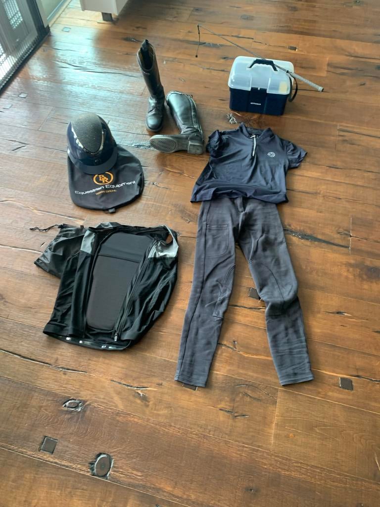 Paard rij spullen, Dieren en Toebehoren, Paardrijkleding, Ophalen of Verzenden, Zo goed als nieuw, Dressuur, Cap