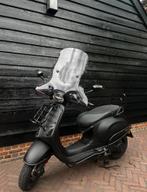 Vespa sprint 2022 mat zwart, Ophalen, Maximaal 45 km/u, Vespa S, Zo goed als nieuw
