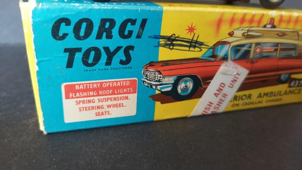 Cadillac Superior Ambulance Corgi Toys 437 Pol, Corgi Toys, Auto, ., Leicester uk