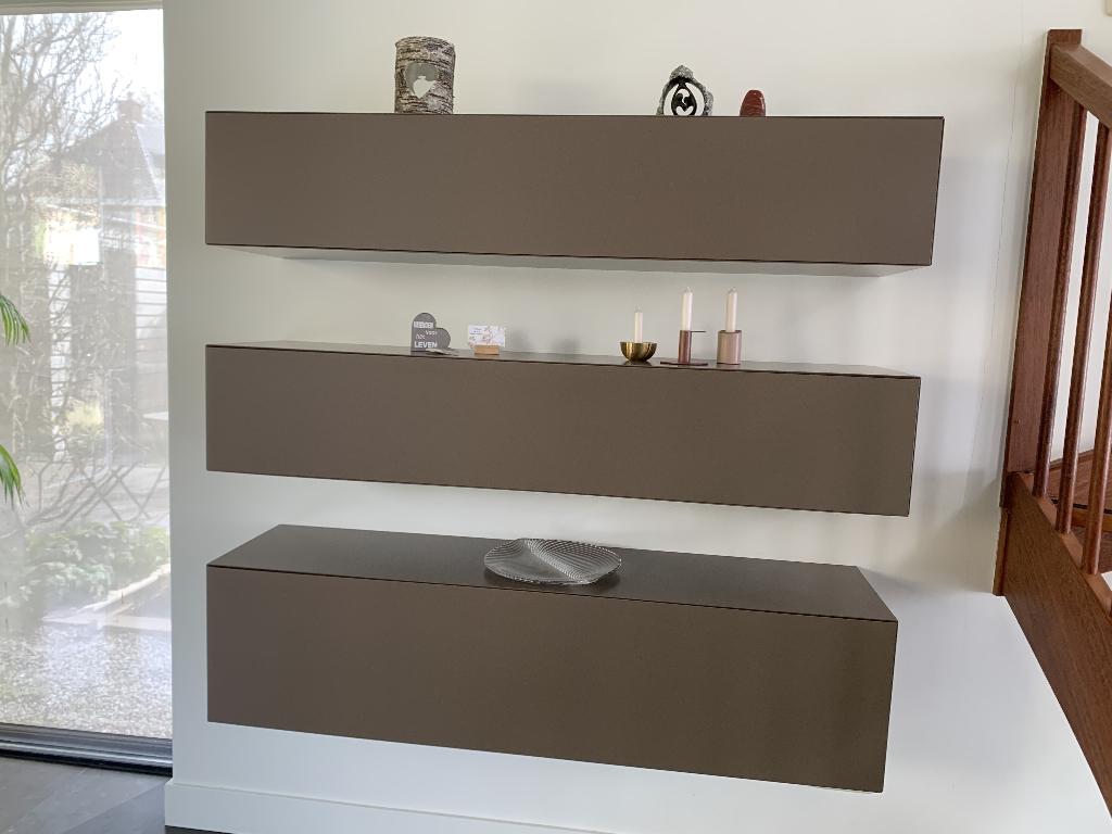 Pastoe zwevende wandkastjes (design), Ophalen, Gebruikt, Met klep(pen), Minder dan 150 cm