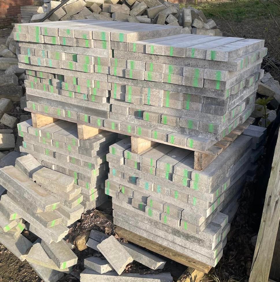 Gevelstenen, Ophalen, Nieuw, Beton