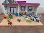 Playmobil meeneem dierenkliniek 70146, ZGAN, Ophalen of Verzenden, Zo goed als nieuw, Complete set
