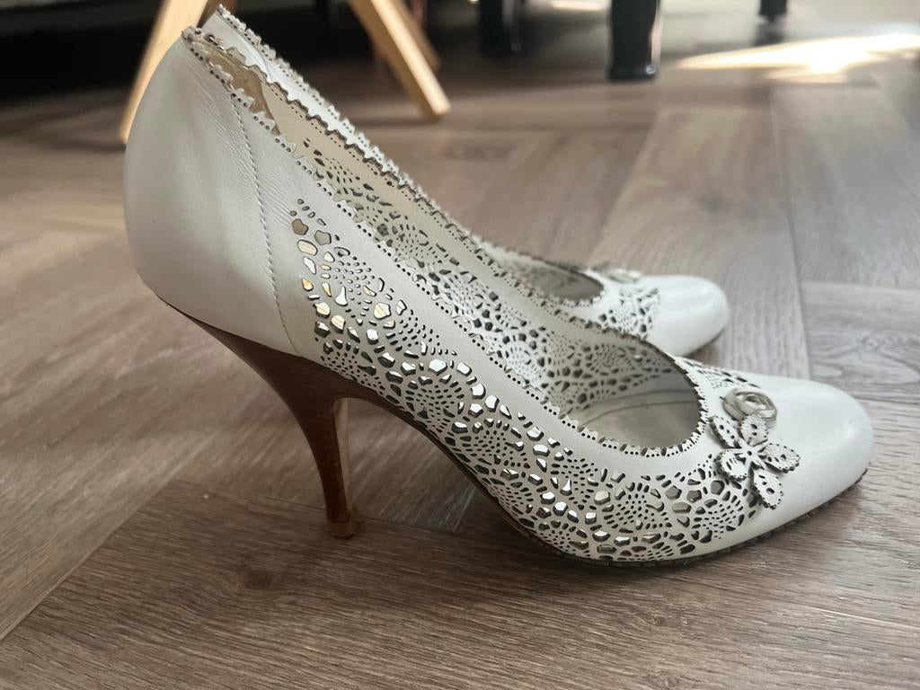 Baldinini pumps maat 40 wit, Ophalen of Verzenden, Zo goed als nieuw