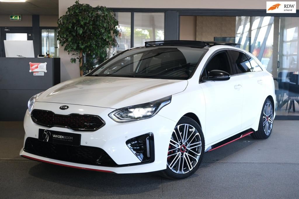 Kia ProCeed 1.6 T-GDI GT AUT 204PK Pano Navi Virtual Led Led, 15 km/l, Gebruikt, 4 cilinders, Wit