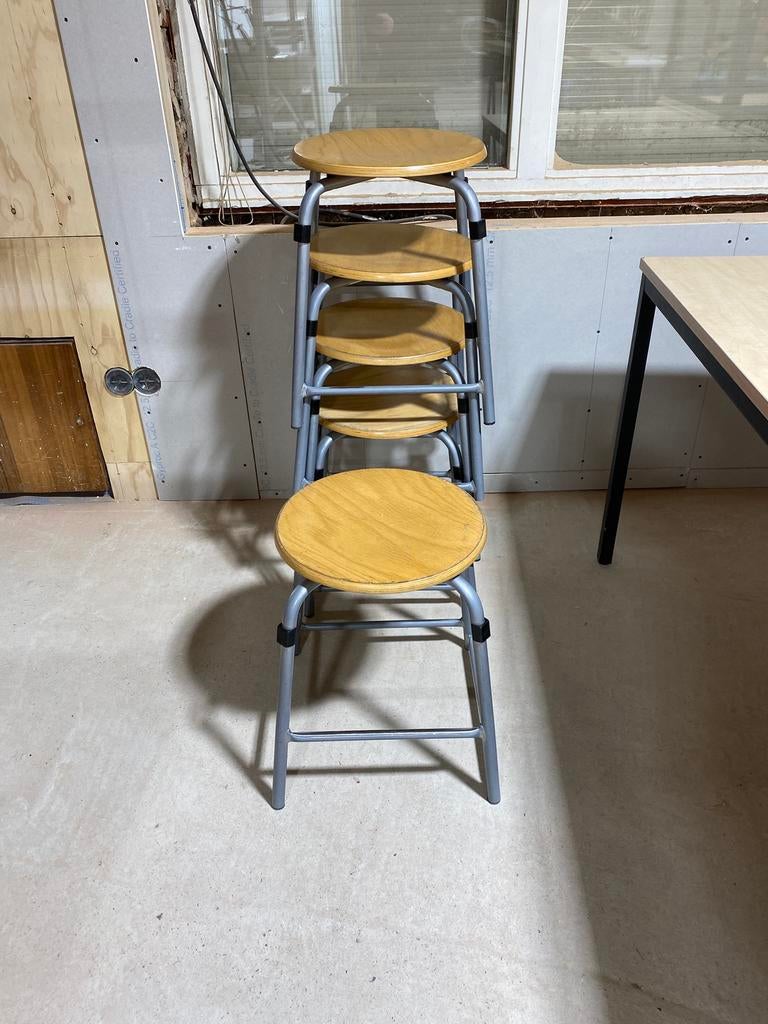 Partij van 5 krukken vintage, Huis en Inrichting, Barkrukken, Ophalen, Met voetsteun, 30 tot 60 cm, Gebruikt