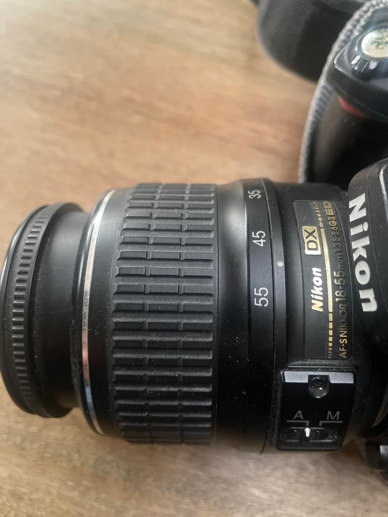 Nikon D40 met 18-55mm lens en lader, Gebruikt, Spiegelreflex, Ophalen of Verzenden, Nikon