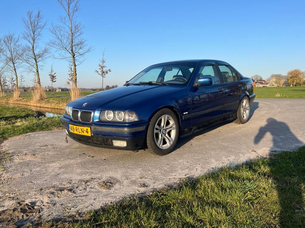 Bmw e36 323 1997 met nieuwe APK!!, Particulier, Te koop