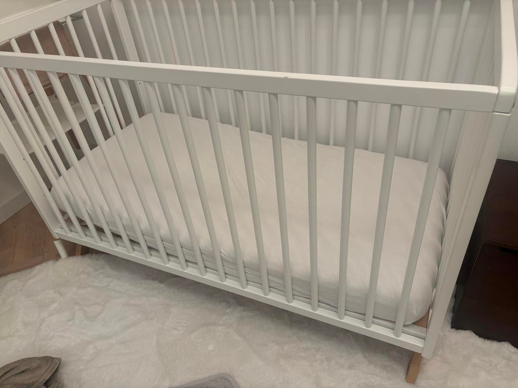 Bed Ledikant met matras - Wit, Ophalen, Gebruikt, Ledikant