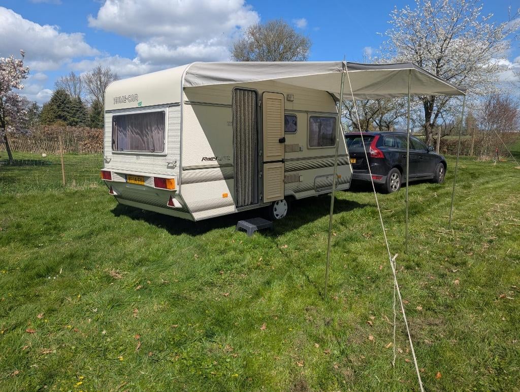 Caravan Home-Car 382 Rally met luifel, vast toilet, fietsrek, Caravans en Kamperen, Caravans, Home-car, 2 aparte bedden, Treinzit