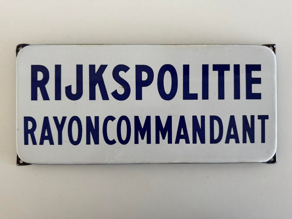 Rijkspolitie Rayoncommandant emaille bordje Langcat Bussum, Ophalen, Gebruikt, Reclamebord