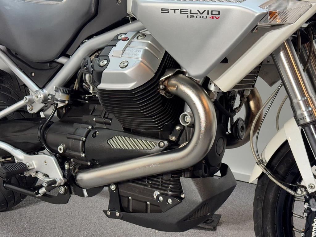 MOTO GUZZI STELVIO 1200 ABS (bj 2010), Motoren, Motoren | Moto Guzzi, 2 cilinders, Bedrijf, Onbekend, Onbekend