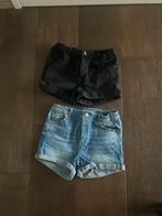 2 Korte broeken maat 164 - Zwart en Denim, Kinderen en Baby's, Kinderkleding | Maat 164, Ophalen of Verzenden, Zo goed als nieuw